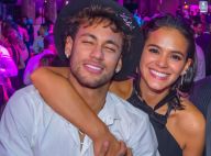 Neymar posta foto com bola e Marquezine comenta: 'Nunca quis tanto ser uma'