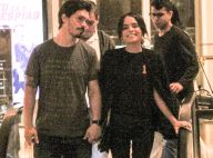 Carol Macedo vai às compras com o namorado, Rafael Eboli, em shopping do Rio
