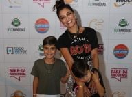 Juliana Paes curte show de Ludmilla com os filhos Pedro e Antônio no Rio
