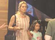 Leticia Spiller curte folga no cinema com a filha, Stella, de 7 anos. Fotos!