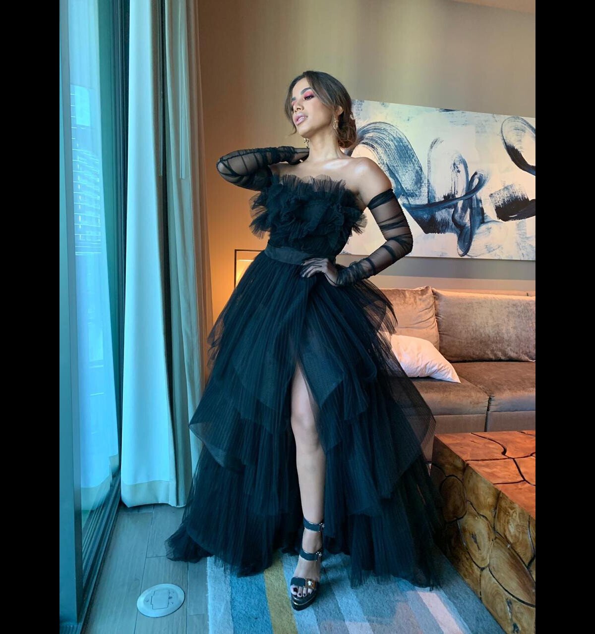 Foto Anitta Apostou Em Look Fenda Para O Premio Lo Nuestro Em