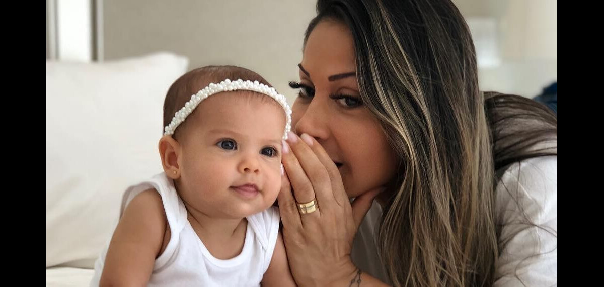 Foto Mayra Cardi Postou Foto Em Aparece Cochichando No Ouvido Da Filha