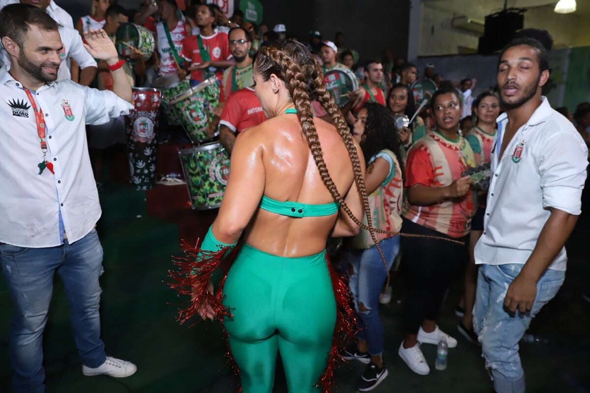 Foto Paolla Oliveira Cai No Samba Em Ltimo Ensaio Da Grande Rio No