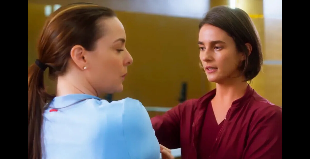 Foto Na Novela Vai Na F Clara Regiane Alves E Helena Priscila