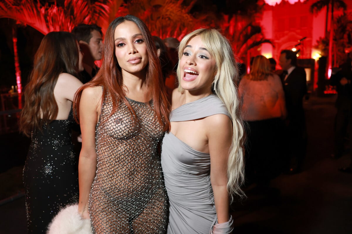 Foto Anitta e Camila Cabello posaram juntas na festa pós Oscar da