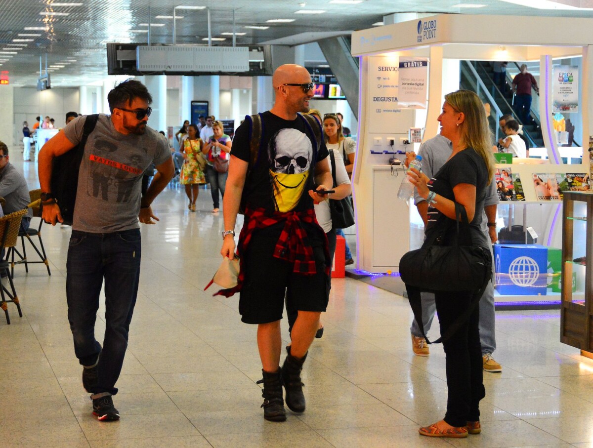 Foto Paulo Gustavo Passou Por Situa O Inusitada No Aeroporto Santos