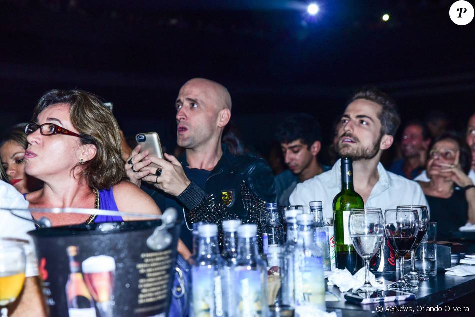 Paulo Gustavo e o marido, Thales Bretas, curtem show de Chico Buarque em SP, nesta quarta-feira, 27 de janeiro de 2016