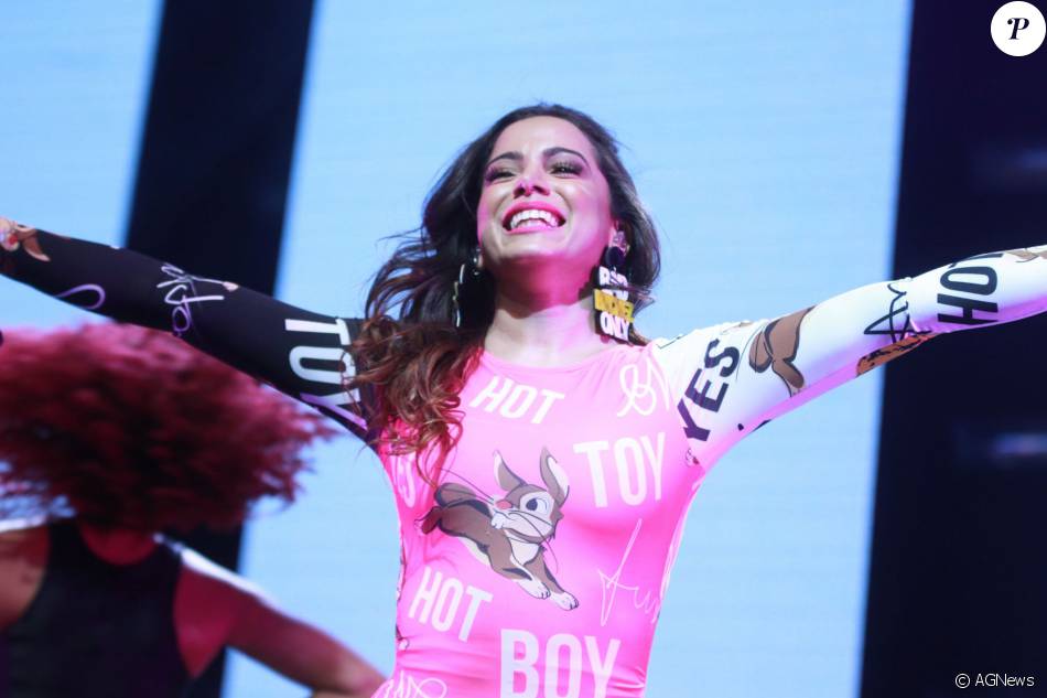 Após ter o pedido negado, Anitta vai desfilar com seu Bloco das Poderosas no Carnaval do Rio em 2016