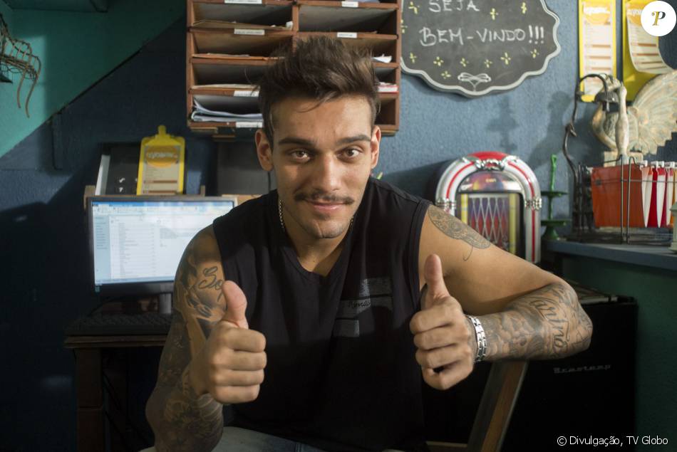 Lucas Lucco elogiou a beleza da estudante Munik, do 'BBB16': 'Uma das mais bonitas da casa'