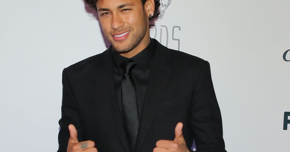 Neymar se diverte com amigos em Mangaratiba após terminar ... - Purepeople.com.br