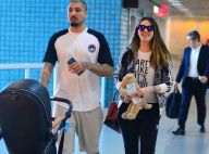 Ex-BBB Aline Gotschalg embarca com filho, Lucca, em aeroporto do Rio. Fotos!