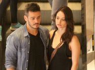 Marcos Veras e Rosanne Mulholland trocam beijos durante almoço em shopping no RJ