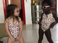 Títi posa de maiô com amiga e a mãe, Giovanna Ewbank, brinca: 'E as poses?'