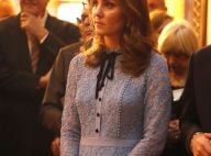 Kate Middleton exibe barriga de grávida pela 1ª vez em evento real: 'Encantada'