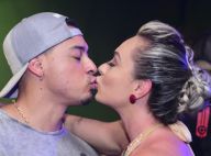 Após reatarem casamento, Juju Salimeni e marido se beijam em evento de carnaval