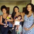 Débora Nascimento participou de um encontro de mamães com  Juliana Alves, Maíra Charken, Sheron Menezzes e Aline Dias na última segunda-feira, 18 de dezembro de 2017 