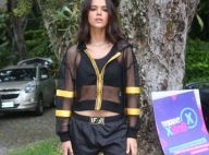Bruna Marquezine é clicada em praia de Noronha com atrizes e amigos. Veja foto!