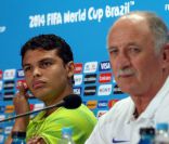 Thiago Silva comenta lesão de Neymar: 'Tirado da Copa da maneira covarde'