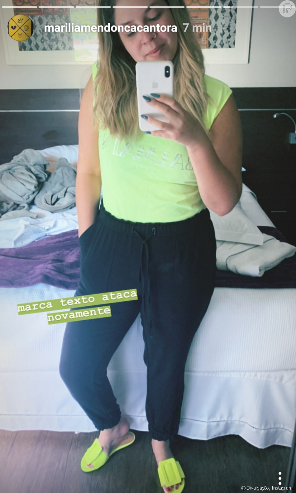 Resultado de imagem para MarÃlia Mendonça combina sporty e neon