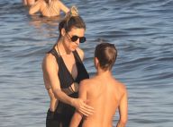 Fernanda Lima curte dia na praia com os filhos gêmeos João e Francisco. Fotos!