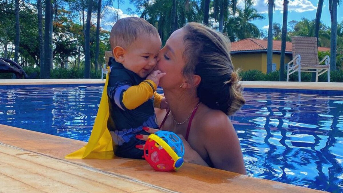 Foto Mulher De Sorocaba Biah Rodrigues Curte Piscina De Biqu Ni O