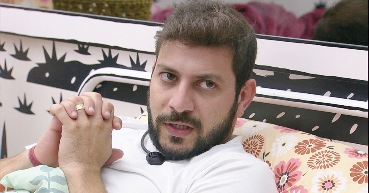 Bbb L Der Caio Revela Voto Em Tha S Se Afastou De Mim De Uma