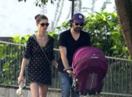 Alinne Moraes passeia com o filho e o marido em tarde de sol no Rio de Janeiro