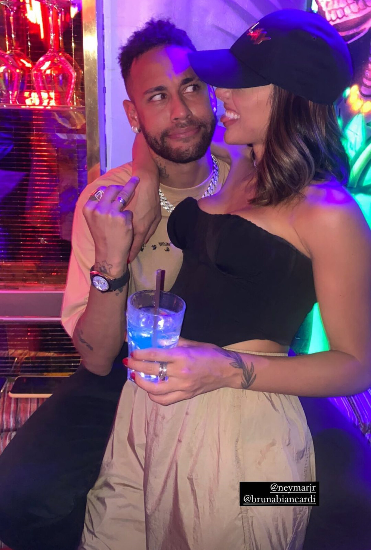 Foto O Namoro De Neymar E Bruna Biancardi Marcado Por Fotos