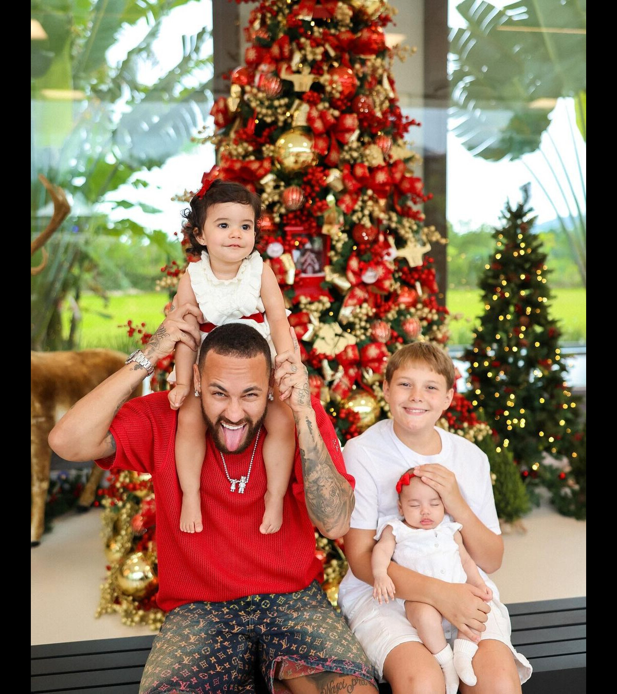 Foto Neymar E O Filho Davi Lucca Mavie E A Afilhada Do Jogador