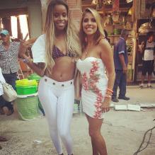 Na quarta-feira (15), último dia de gravação no Complexo do Alemão, Roberta Rodrigues publicou uma foto ao lado de Paula Pereira, a Nilceia