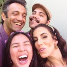 Yanna Lavigne postou uma foto de um momento de muitas risadas ao lado dos companheiros de núcleo e escreveu: 'Felicidade do inicio ao fim! Obrigada!'