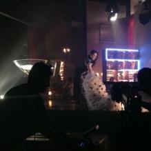 Lívia (Claudia Raia) faz striptease em um cabaré, em cena de 'Salve Jorge'