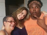 Ex-BBBs Ana Paula Renault e Ronan comemoram Dia das Mães com Geralda em MG