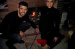 Shakira e Gerard Piqué curtem Natal juntos no calor de lareira na Espanha