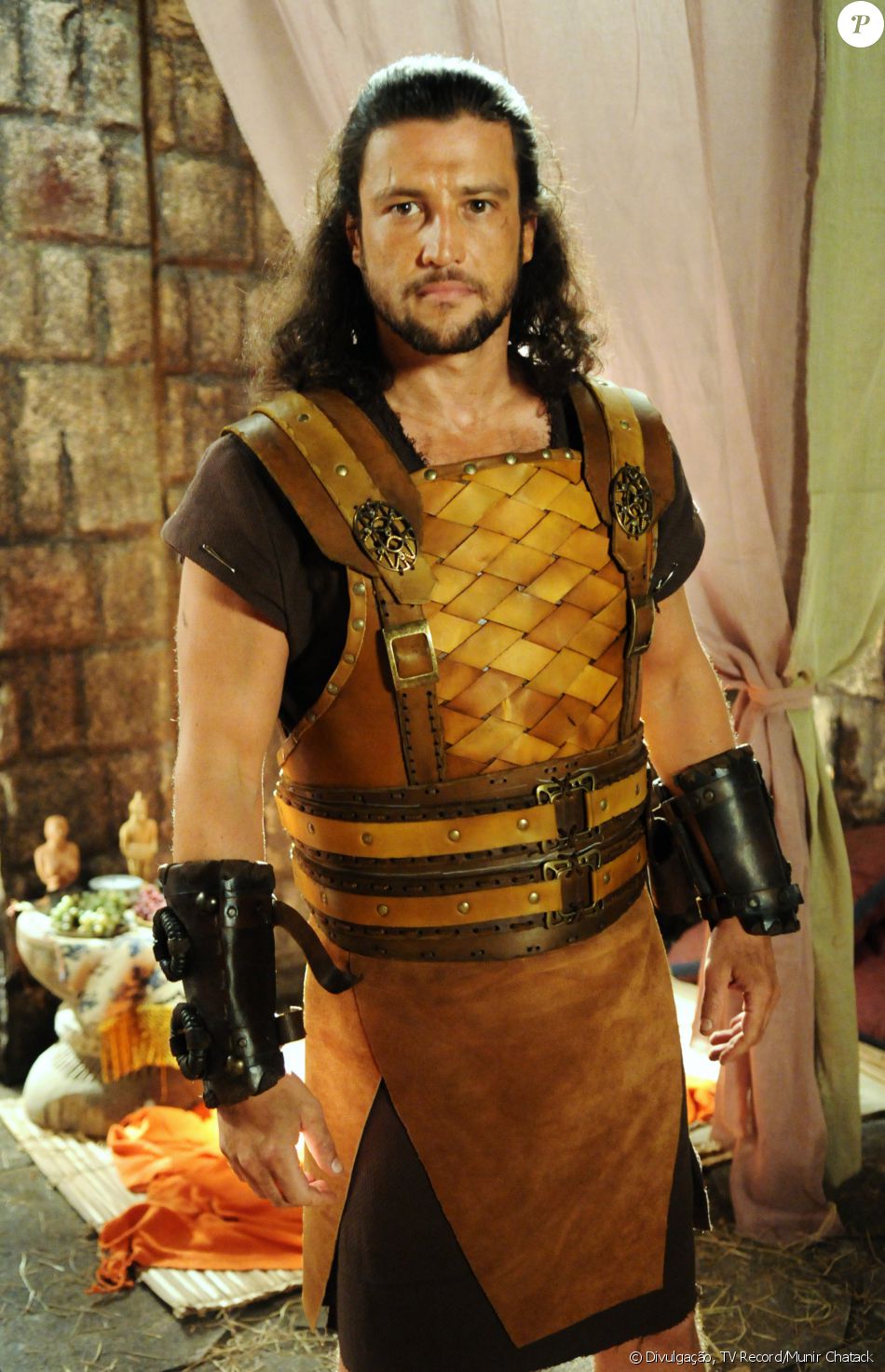 Maquir (Alexandre Slaviero) é o soldado de temperamento rebelde que engravida Livana (Letícia Medina), na novela 'A Terra Prometida'