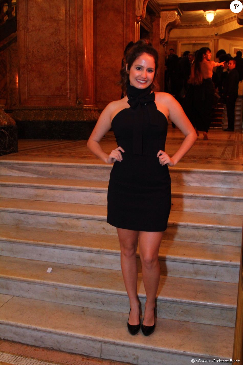 Amanda de Godoi usou um look all-black para a noite de premiação