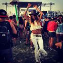 Thaila Ayala curte festival de música Coachella com amigos. Veja fotos!