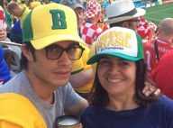 Gael García Bernal é tietado pela estilista Martha Medeiros em jogo do Brasil