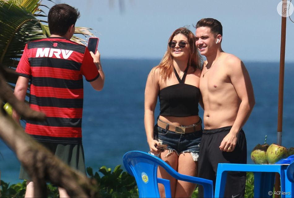 Wesley Safadão atendeu fãs na Barra da Tijuca, Zona Oeste do Rio, nesta segunda-feira, 20 de agosto de 2018