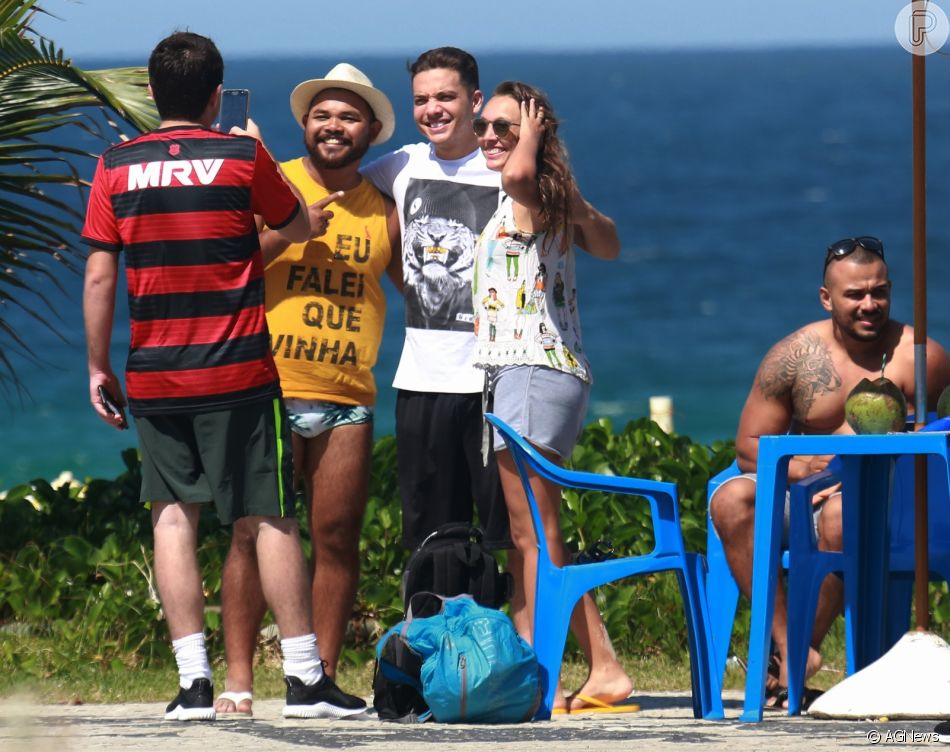 Wesley Safadão foi clicado na Praia da Barra da Tijuca, Zona Oeste do Rio