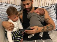 Andressa Suita mostra Gusttavo Lima com Samuel e Gabriel no colo: 'Meus meninos'
