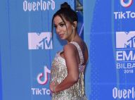 Atriz chilena rouba beijo de Anitta durante gravação: 'Eu não me confundi'