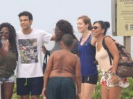 Sophia Abrahão e Sergio Malheiros atendem fãs durante passeio pelo RJ. Fotos!