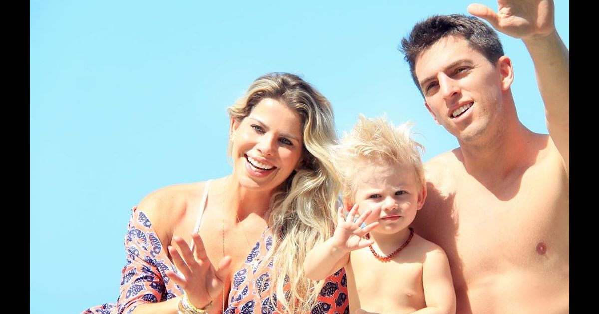 Karina Bacchi Viajou O Marido E Filho Para Bahia Purepeople