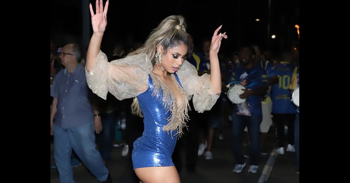 Lexa Deixa Parte Do Bumbum Mostra Em Look De Carnaval Purepeople