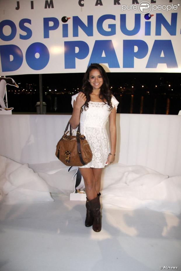 No domingo, 24 de fevereiro de 2013, Bruna Marquezine vestiu uma roupa feita sob encomenda pela estilista Isabela Militão, que custa R$ 1.569. A atriz pediu um look especial para usar na festa de aniversário do namorado, Neymar