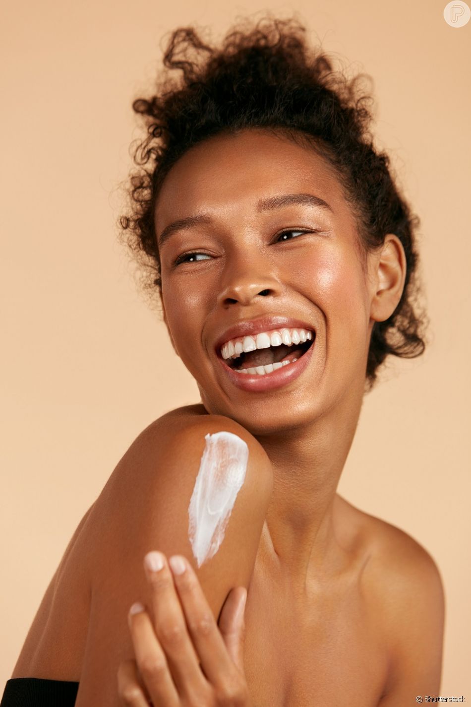 Skincare para seios região é a nova tendência no cuidado a pele