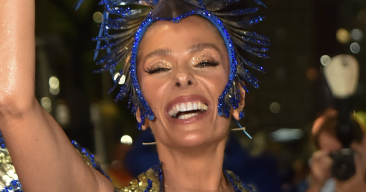 Carnaval Adriane Galisteu Exibe Virilha Sarada Em Look Para