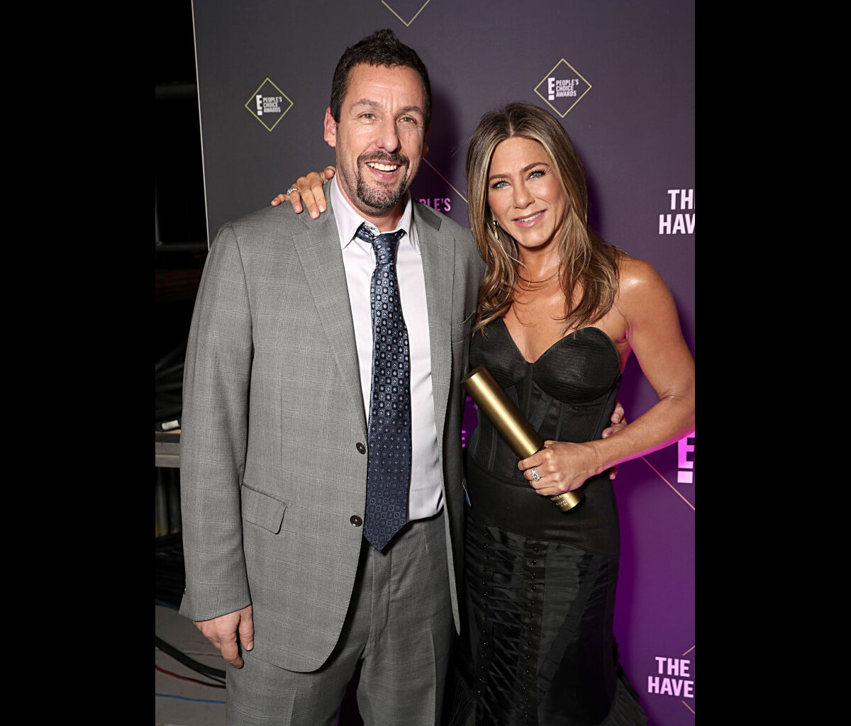 Foto Jennifer Aniston E Adam Sandler S O Amigos De Longa Data E Essa