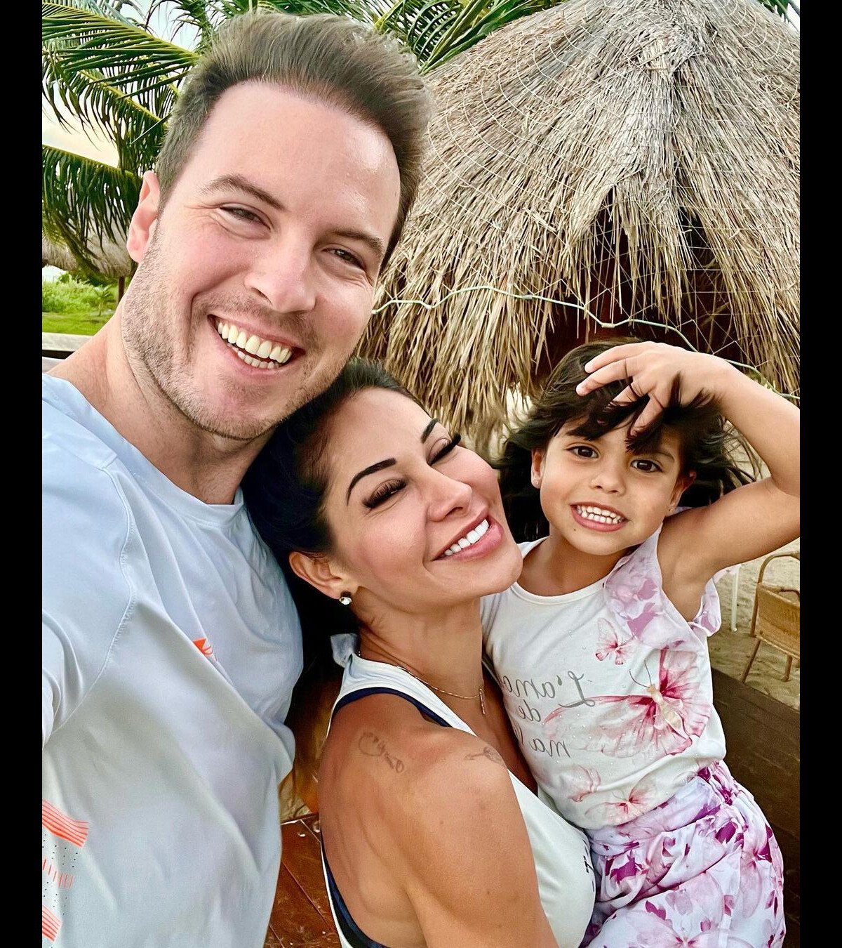 Foto Maira Cardi E Thiago Nigro Posam A Filha Dela E De Arthur